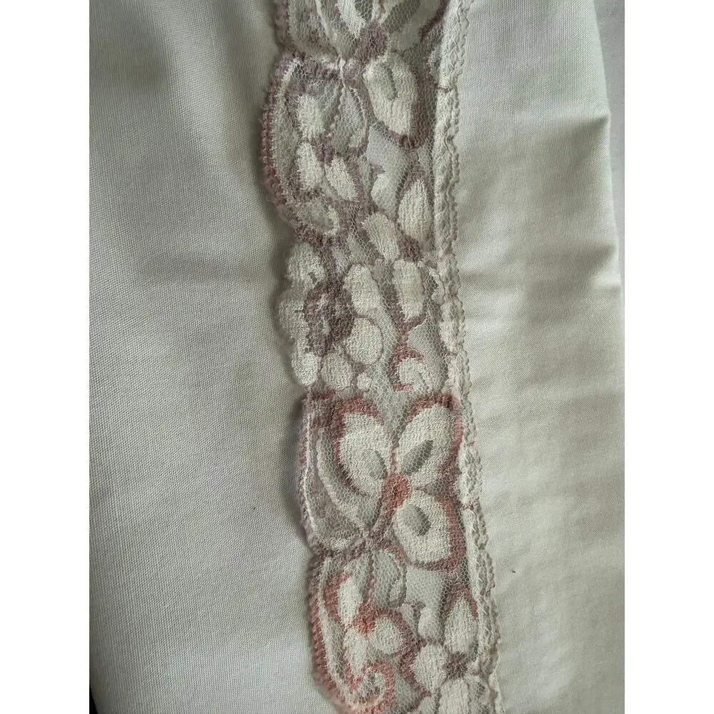 White Tablecloth 8 Napkins Pink Purple Lace Accent Handmade Vintage 83x65 Set